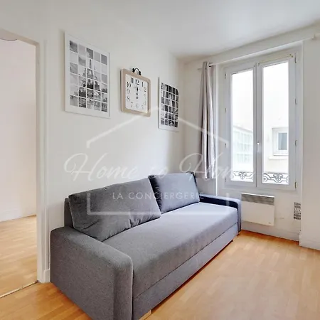 23m2 A Apartment Pantin
